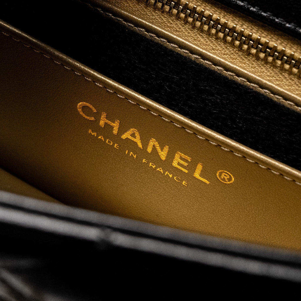 chanel-24k-pearl-crush-mini-rectangular-flap-bag-shiny-lambskin-black-ghw-microchip-copy-1