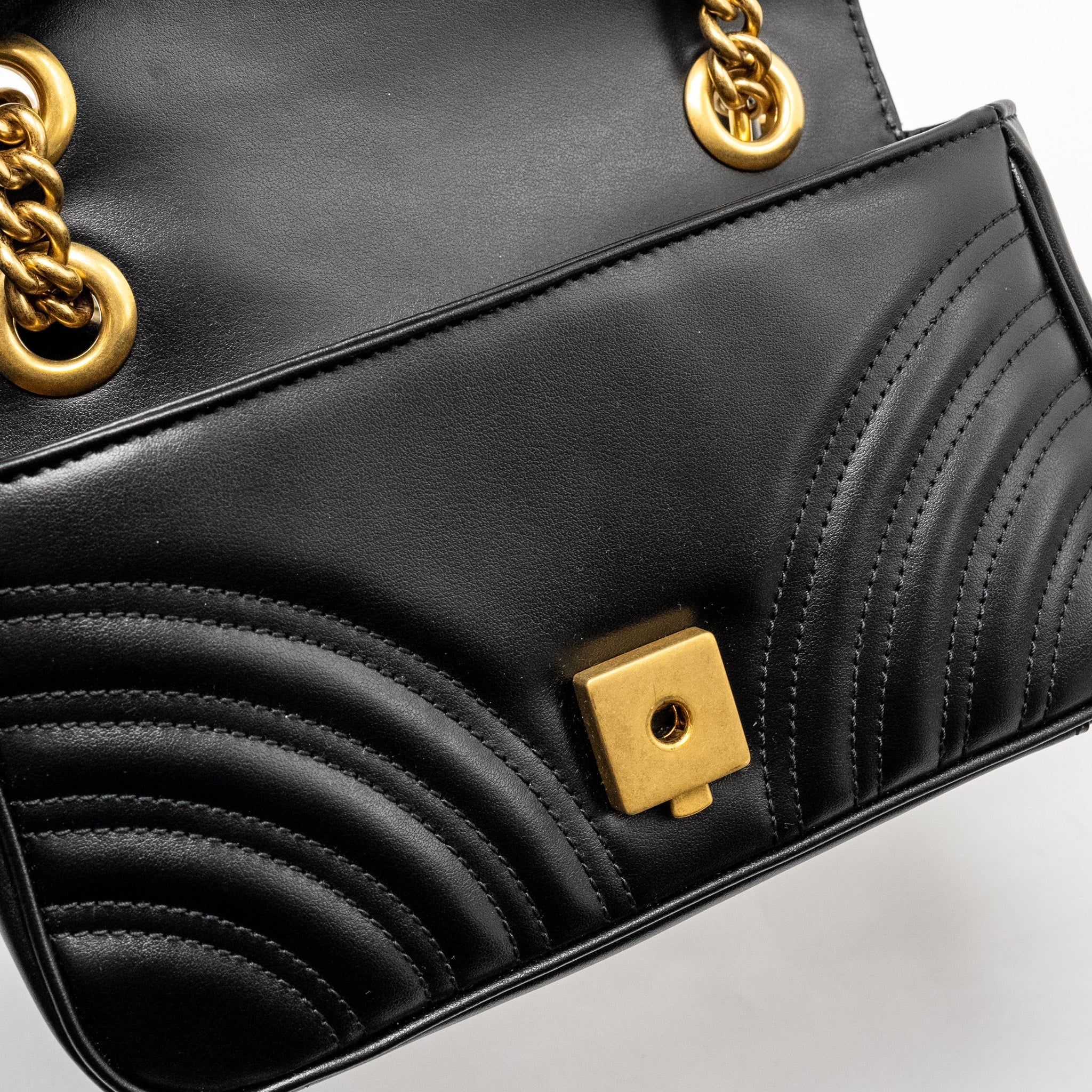 gucci-mini-gg-marmont-shoulder-bag-calfskin-black-ghw