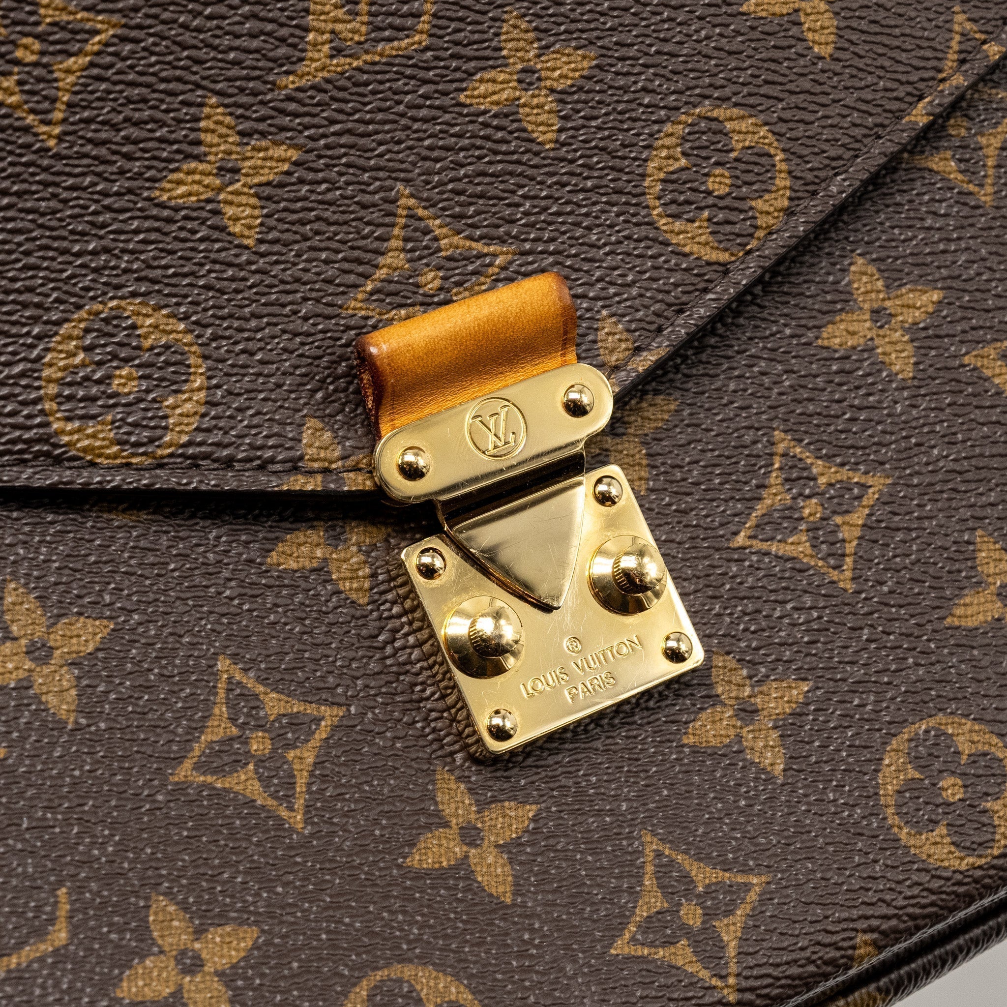 louis-vuitton-pochette-metis-monogram-canvas-ghw-30