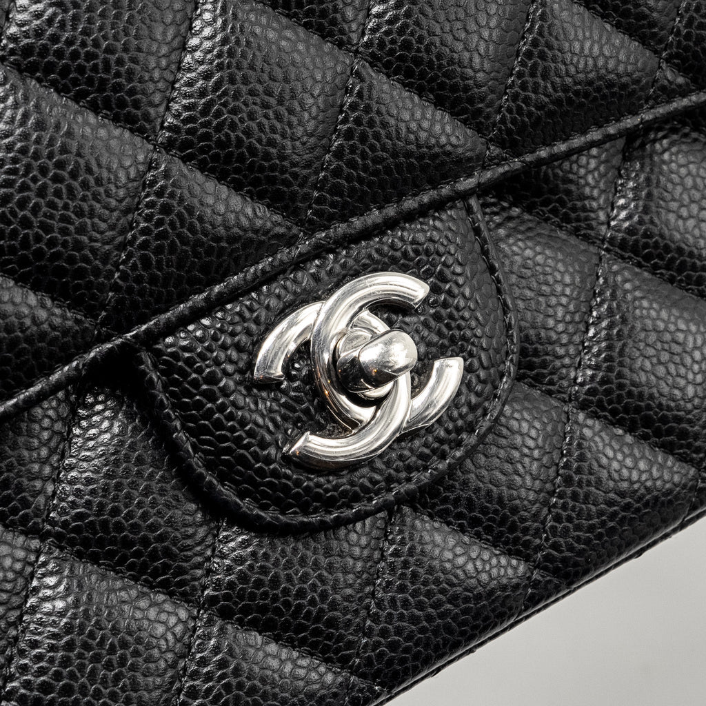 chanel-medium-classic-double-flap-bag-caviar-black-shwmicrochip