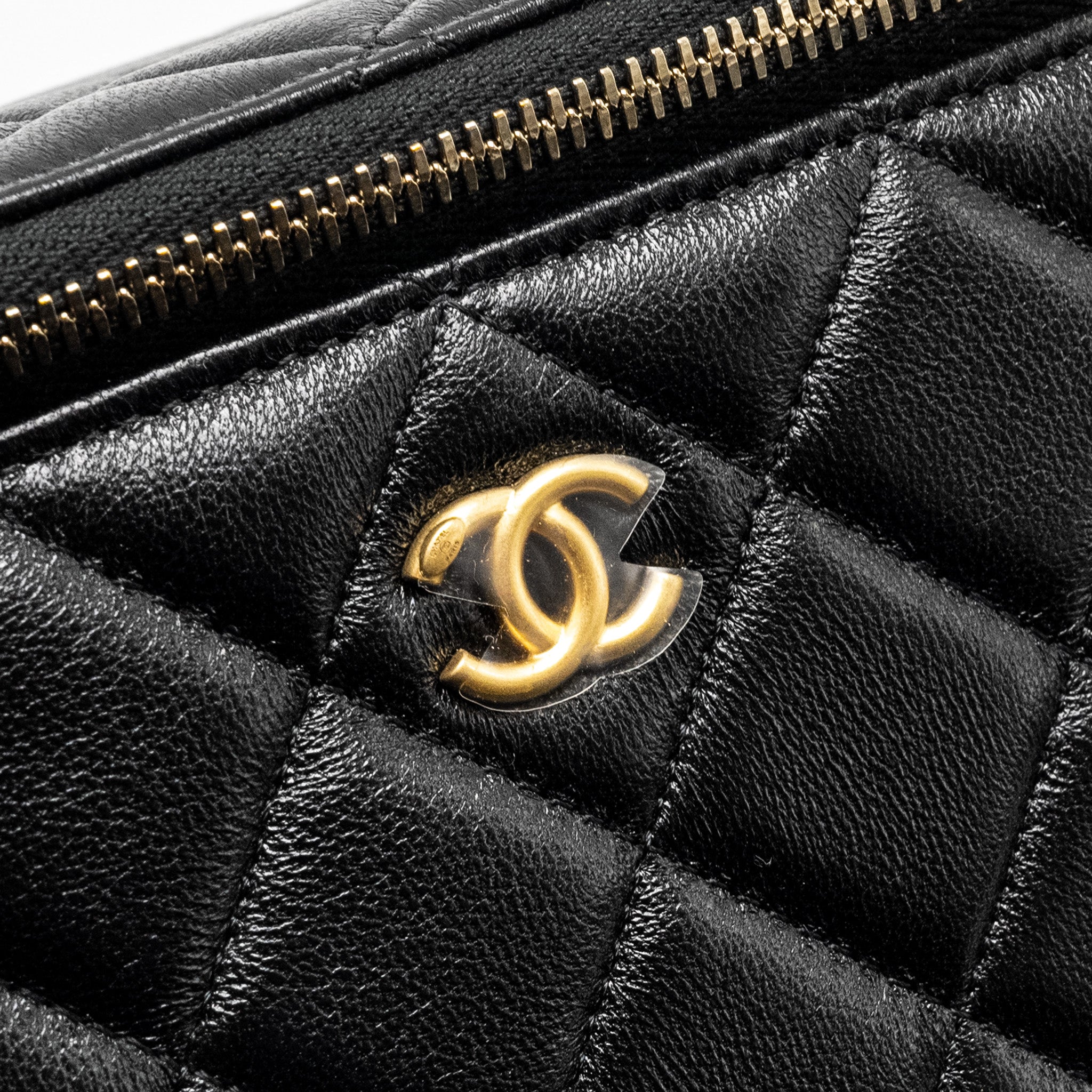 chanel-pearl-crush-long-vanity-case-lambskin-black-ghw-microchip-copy-1
