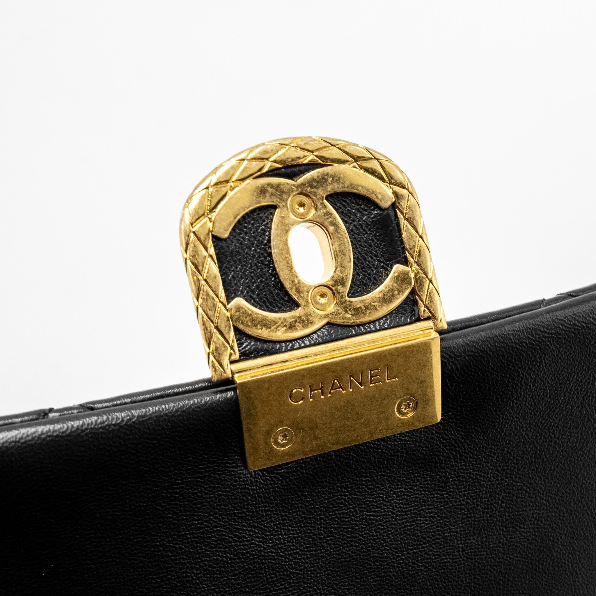 chanel-22b-mini-flap-bag-lambskin-black-ghw-microchip