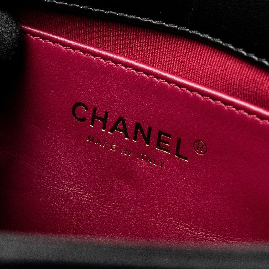 chanel-22b-mini-flap-bag-lambskin-black-ghw-microchip