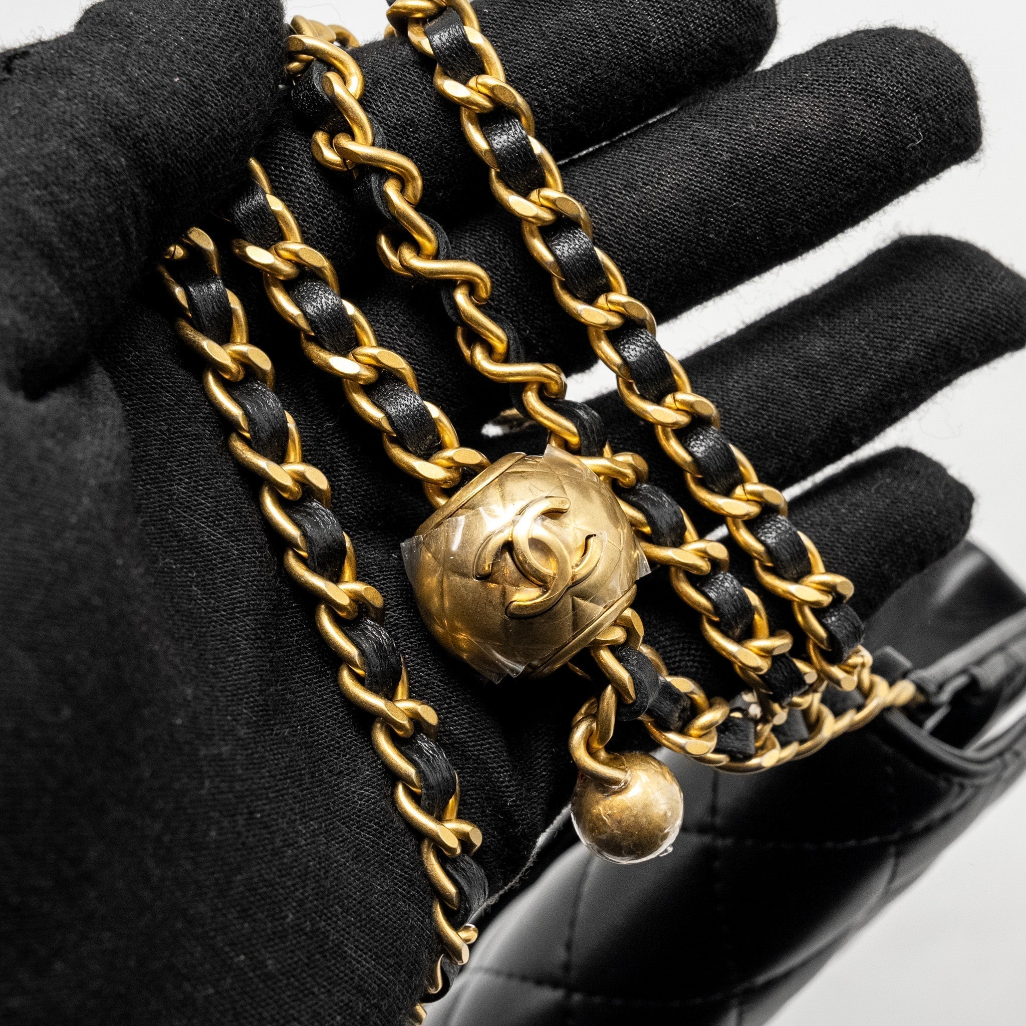 chanel-pearl-crush-wallet-on-chain-lambskin-black-ghw-microchip-copy-3
