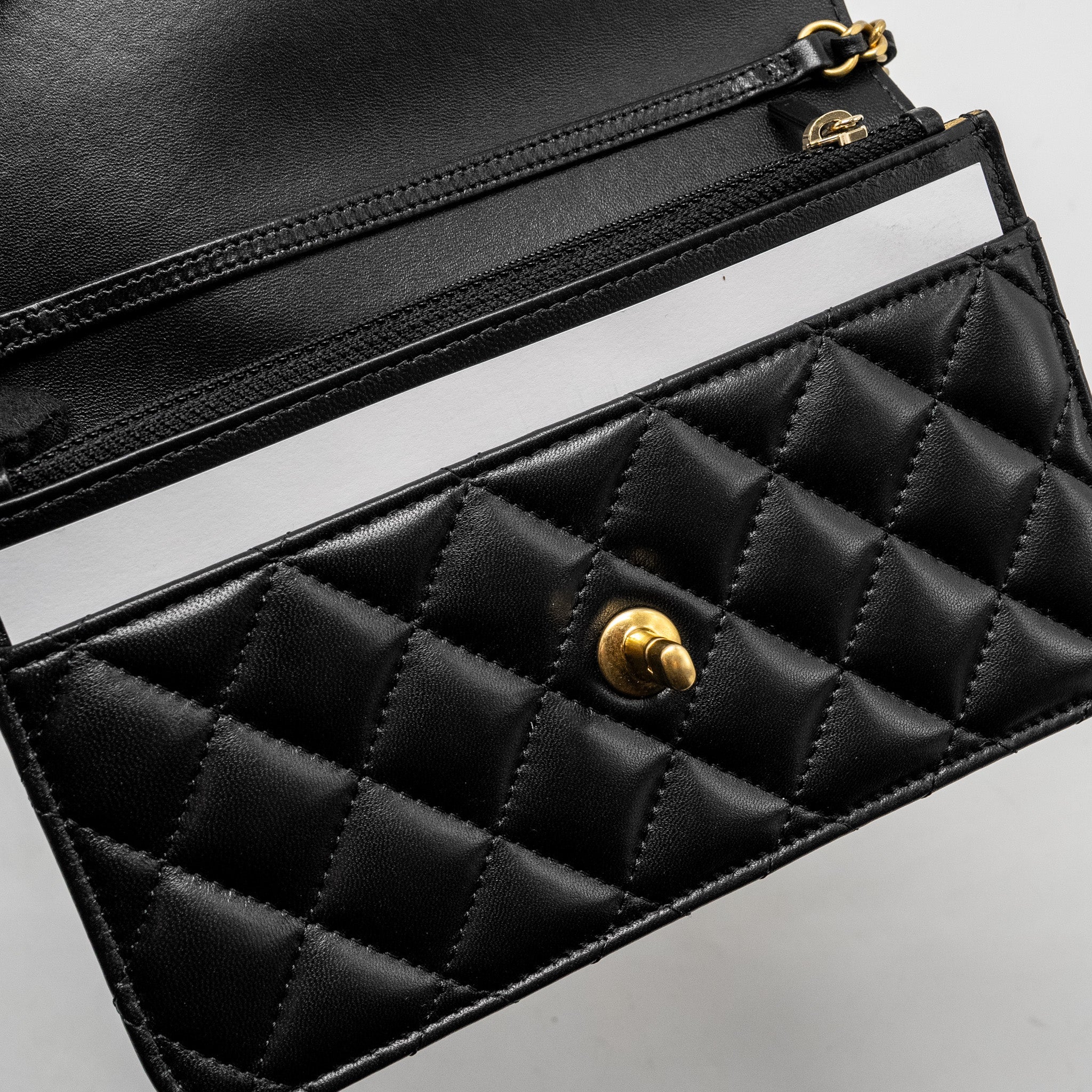 chanel-pearl-crush-wallet-on-chain-lambskin-black-ghw-microchip-copy-3