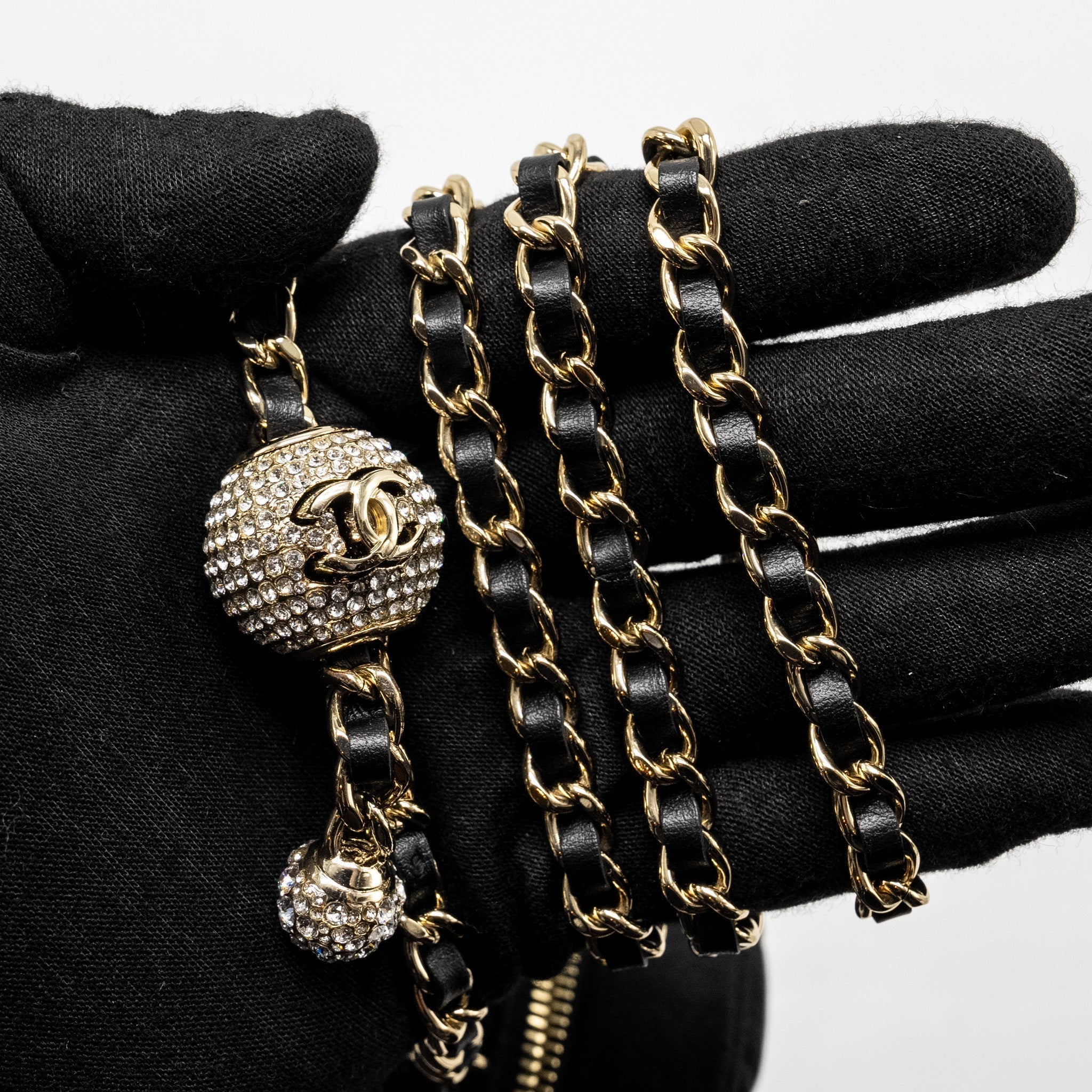 chanel-pearl-crush-round-clutch-quilted-velvet-black-lghw