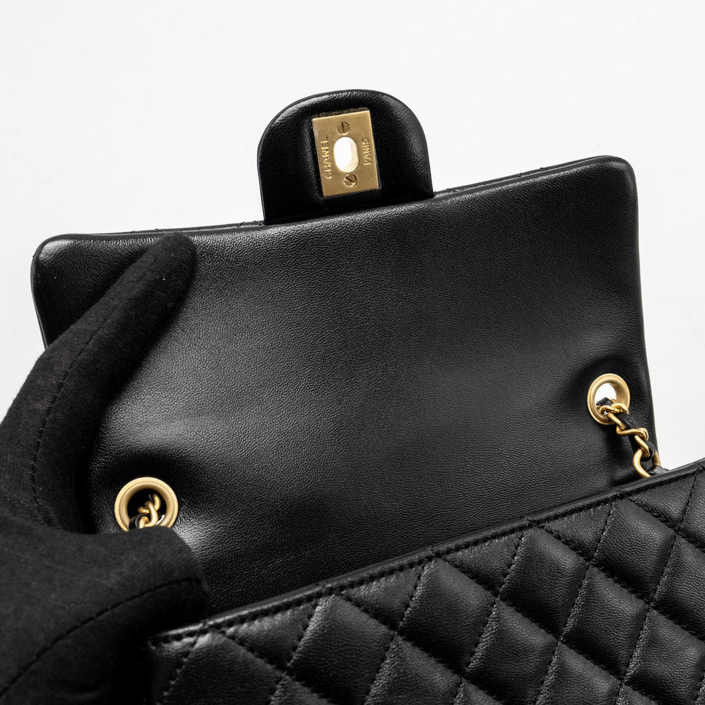 chanel-pearl-crush-mini-rectangular-flap-bag-shiny-lambskin-black-ghw-microchip