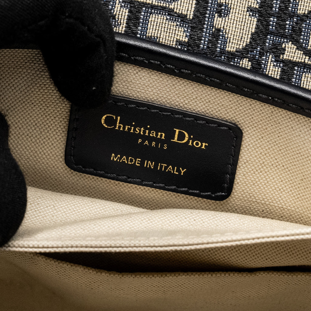 dior-addict-vertical-messenger-bag-oblique-canvas-blue-ghw-1