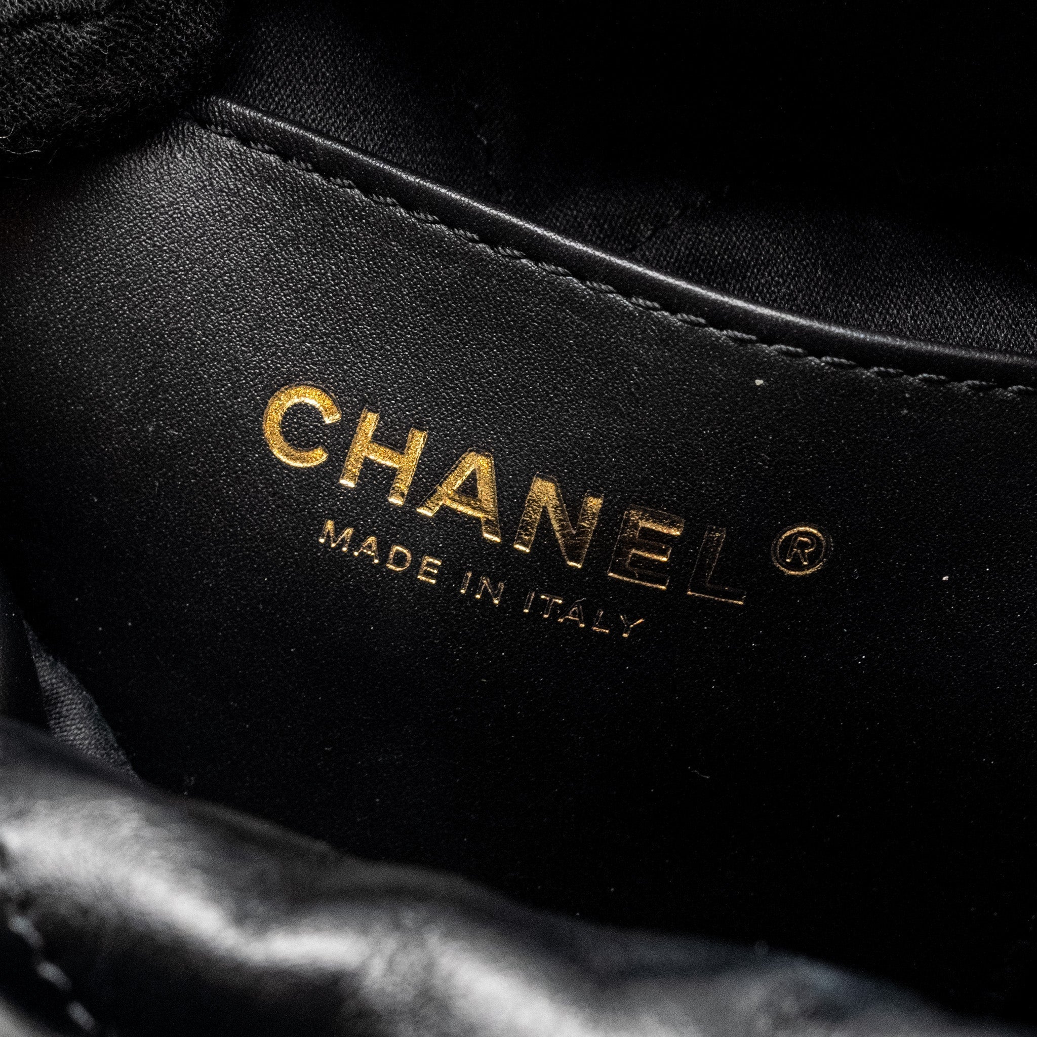 chanel-23k-mini-22-bag-shiny-calfskin-black-ghw-microchip