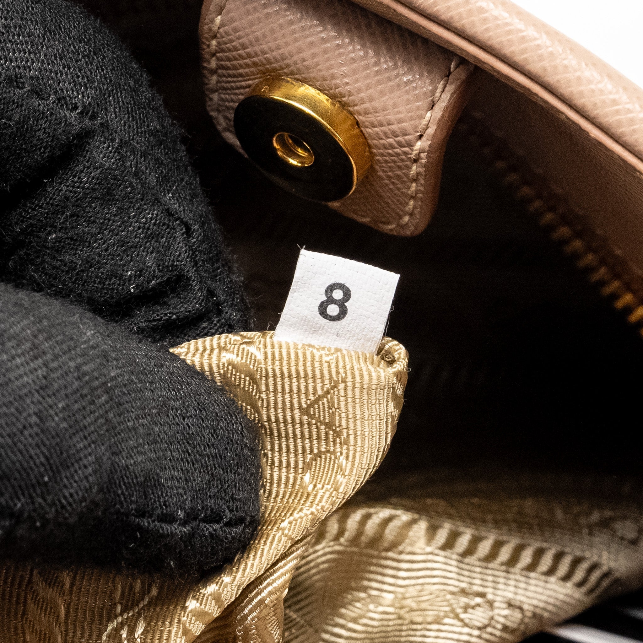 prada-saffiano-vernice-promenade-dome-tote-leather-beige