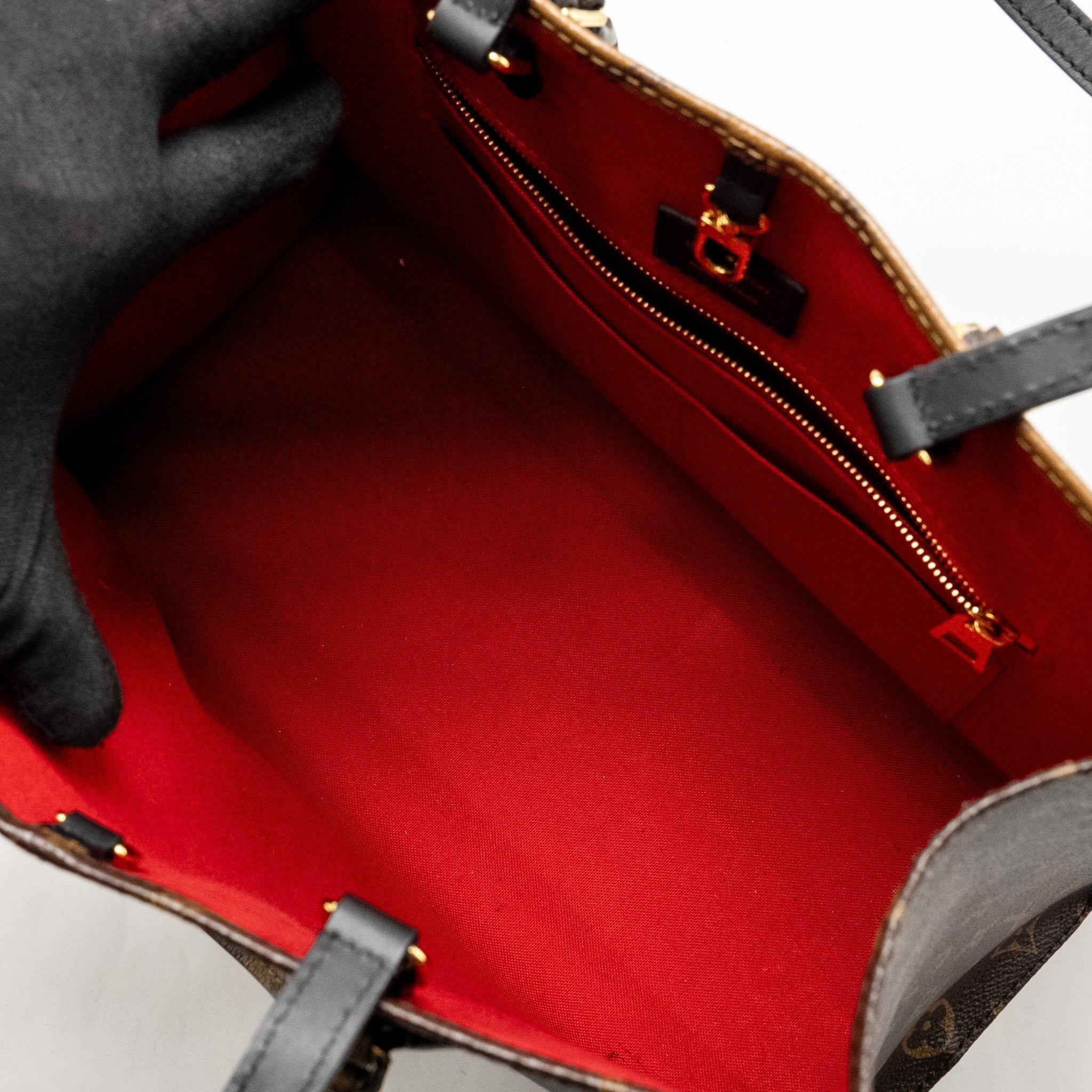 louis-vuitton-onthego-mm-monogram-canvas-ghw-8
