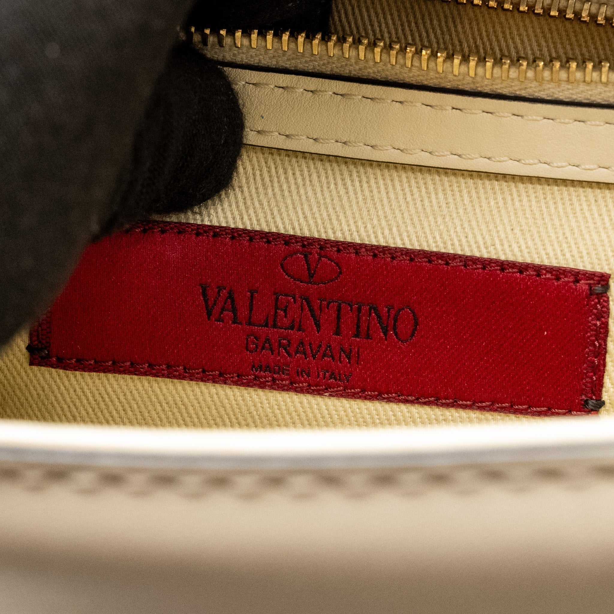 valentino-garavani-rockstud-glam-lock-chain-bag-leather-white-lghw-1