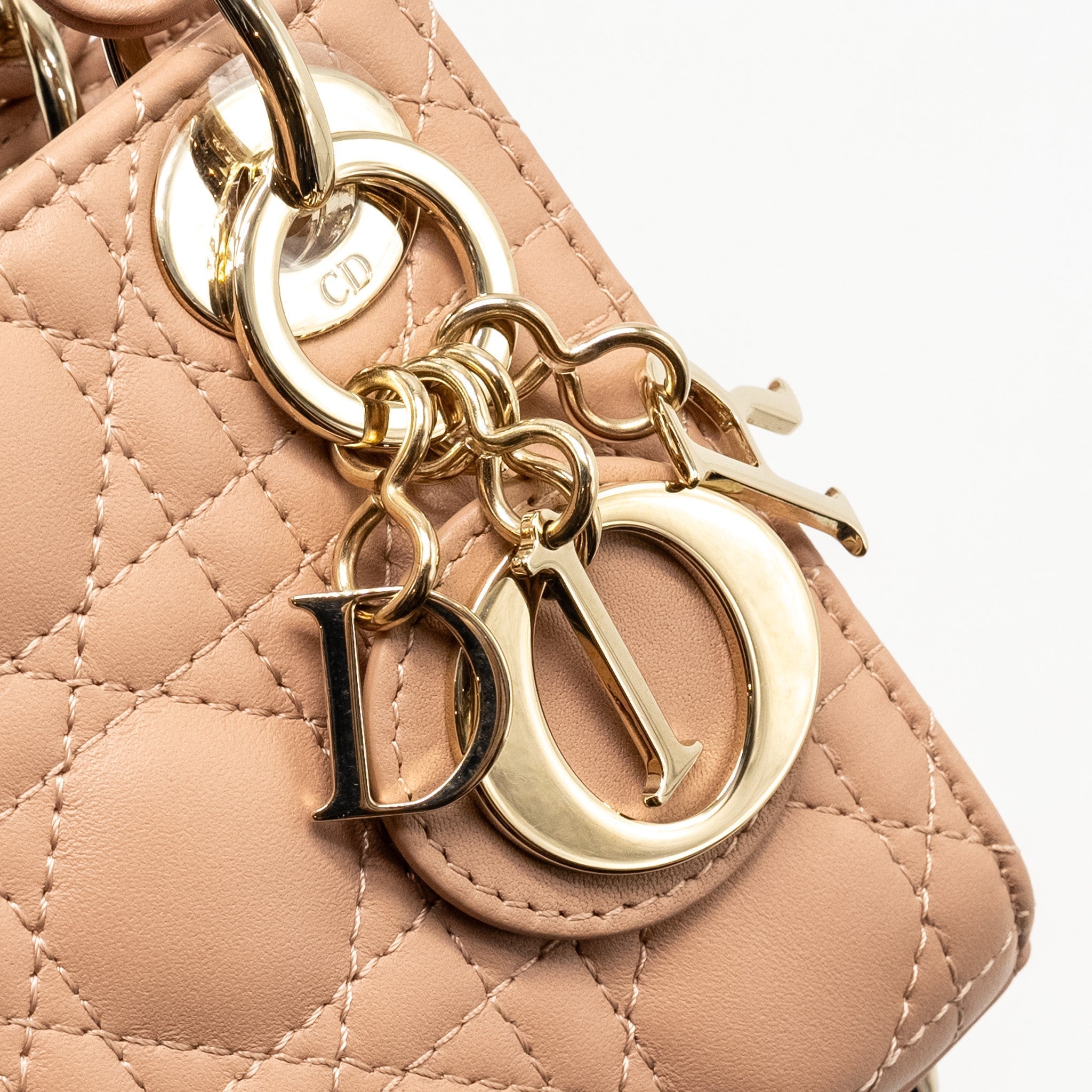 dior-lady-dior-micro-bag-cannage-lambskin-rose-des-vents-lghw
