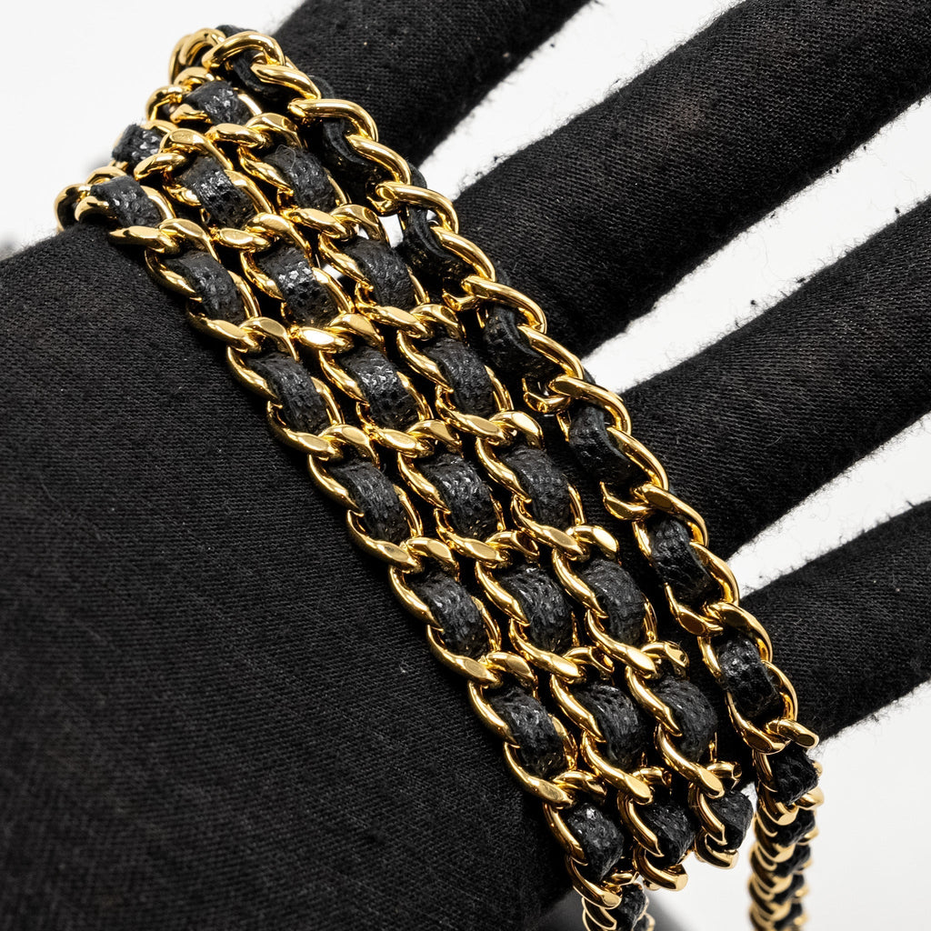 chanel-23s-wallet-on-chain-with-bag-charm-caviar-black-ghwmicrochip-1