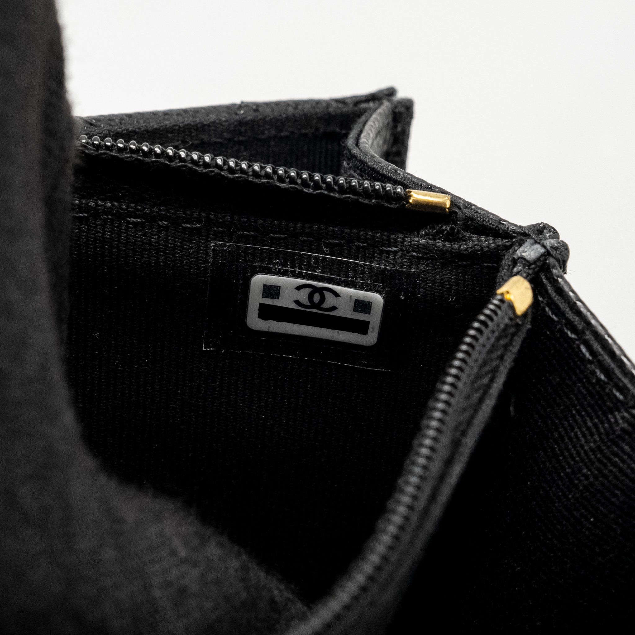 chanel-23s-wallet-on-chain-with-bag-charm-caviar-black-ghwmicrochip-1