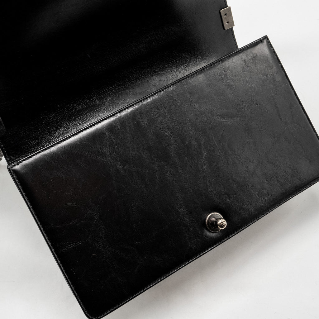 chanel-new-medium-chain-edge-boy-bag-calfskin-black-ruthenium-shw