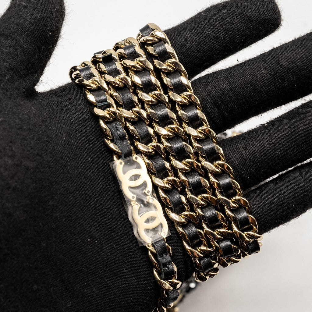 chanel-24p-detail-chains-wallet-on-chain-tweed-sequins-black-white-lghwmicrochip