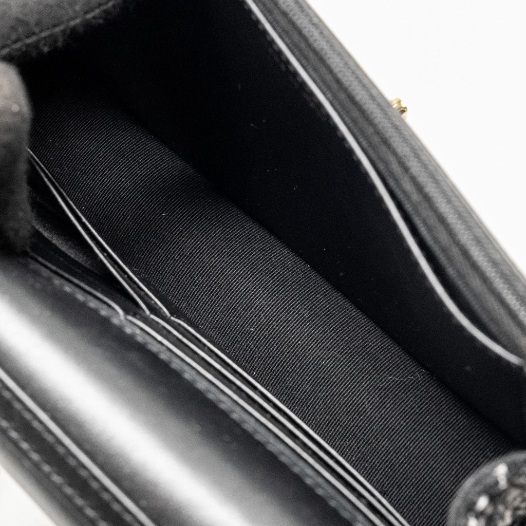chanel-24p-detail-chains-wallet-on-chain-tweed-sequins-black-white-lghwmicrochip
