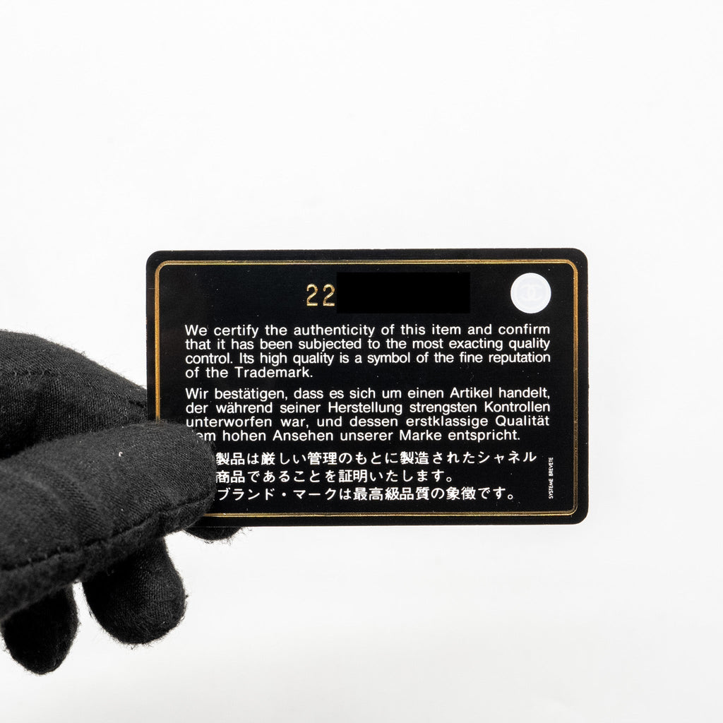 chanel-boy-pouch-lambskin-black-ruthenium-hardware