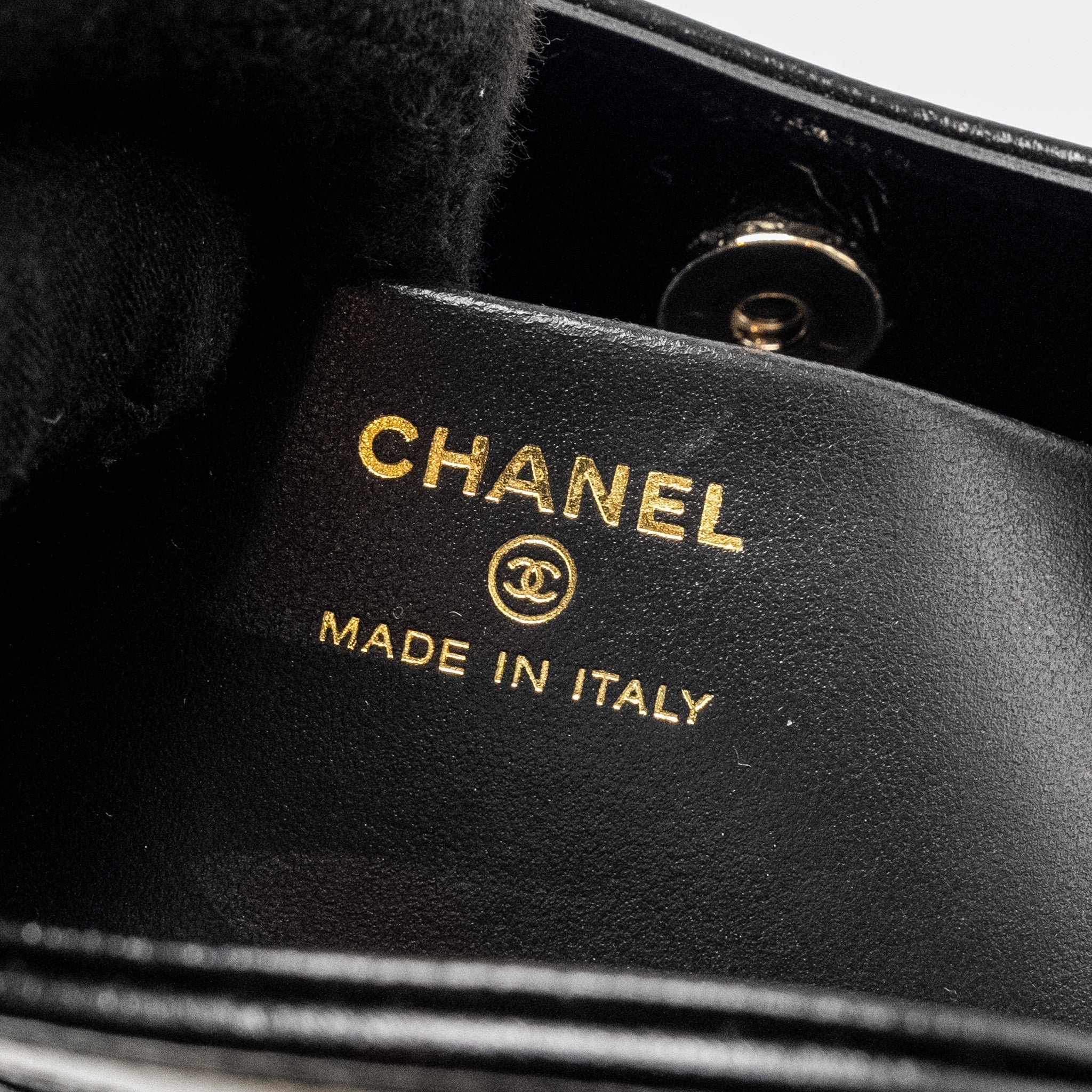 chanel-mini-31-clutch-with-chain-shiny-calfskin-black-lghwmicrochip