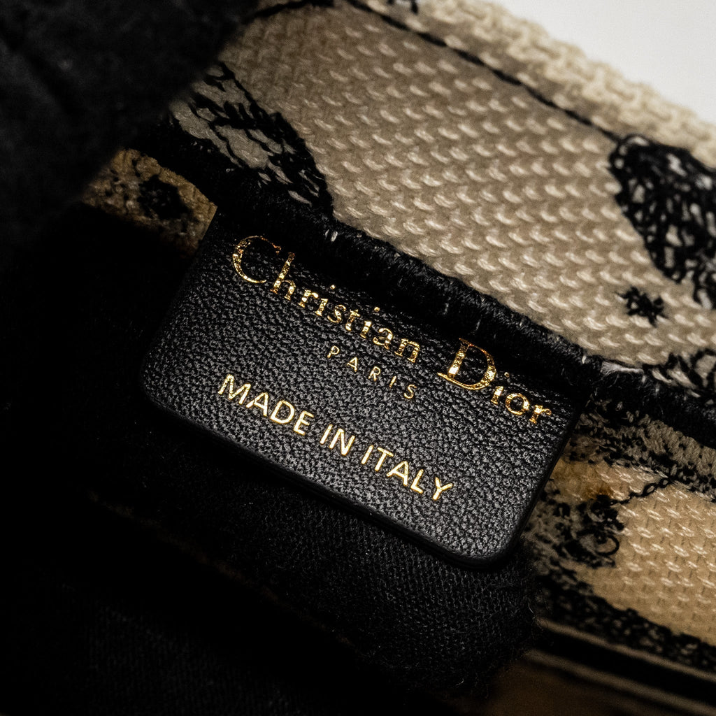 dior-small-book-tote-latte-black-toile-de-jouy-zodiac-embroidery-1