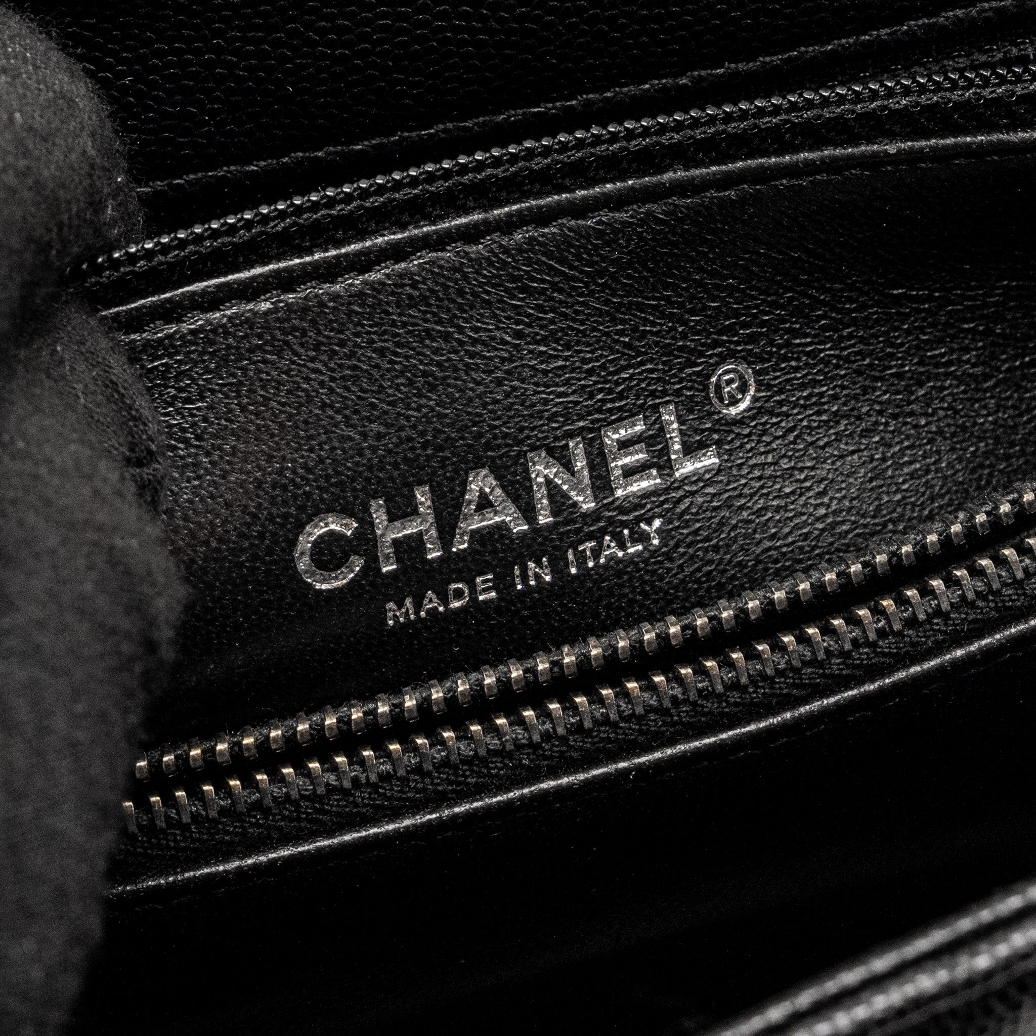 chanel-medium-coco-handle-caviar-lizard-handle-black-burgundy-ruthenium-hardware