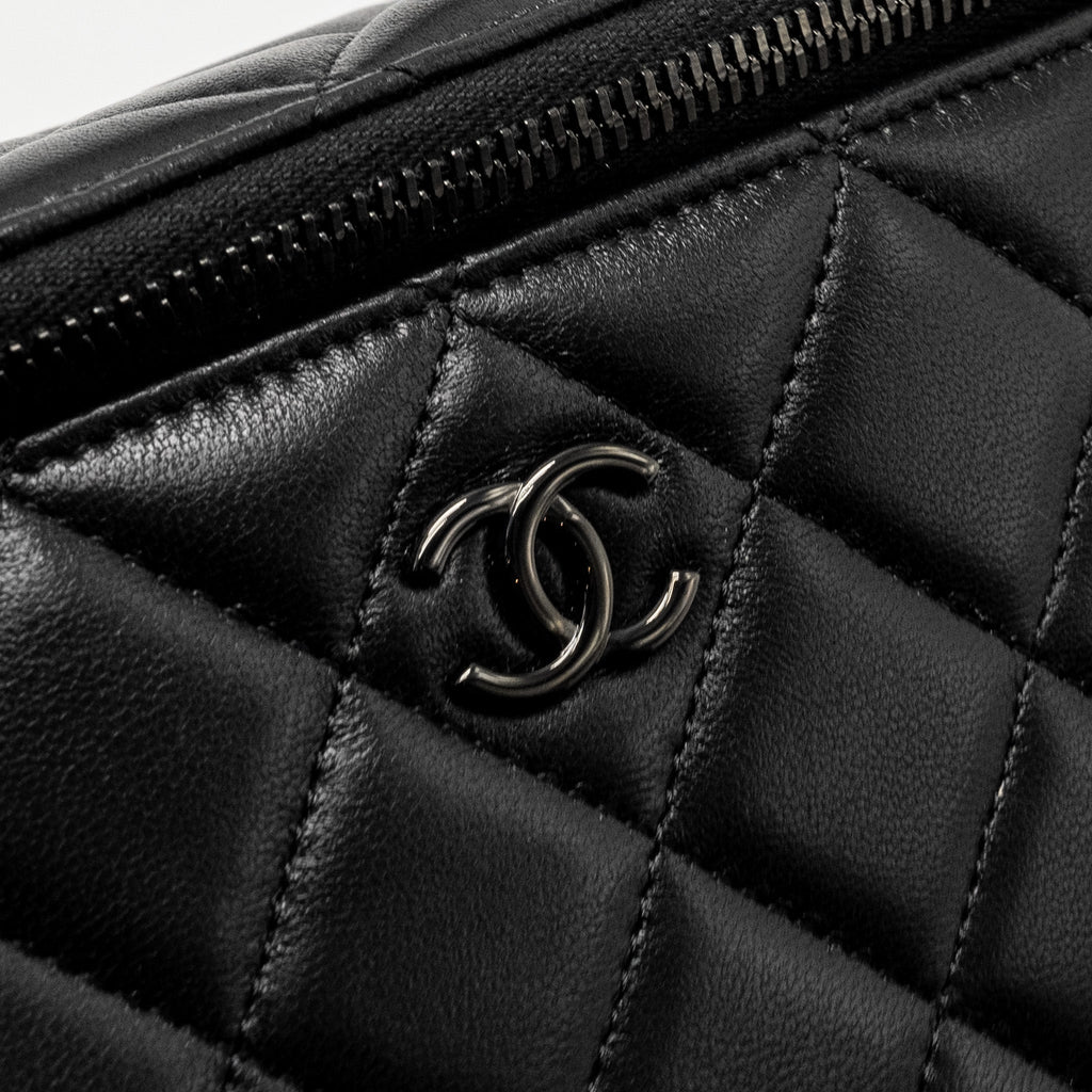 chanel-long-vanity-case-lambskin-so-black-microchip