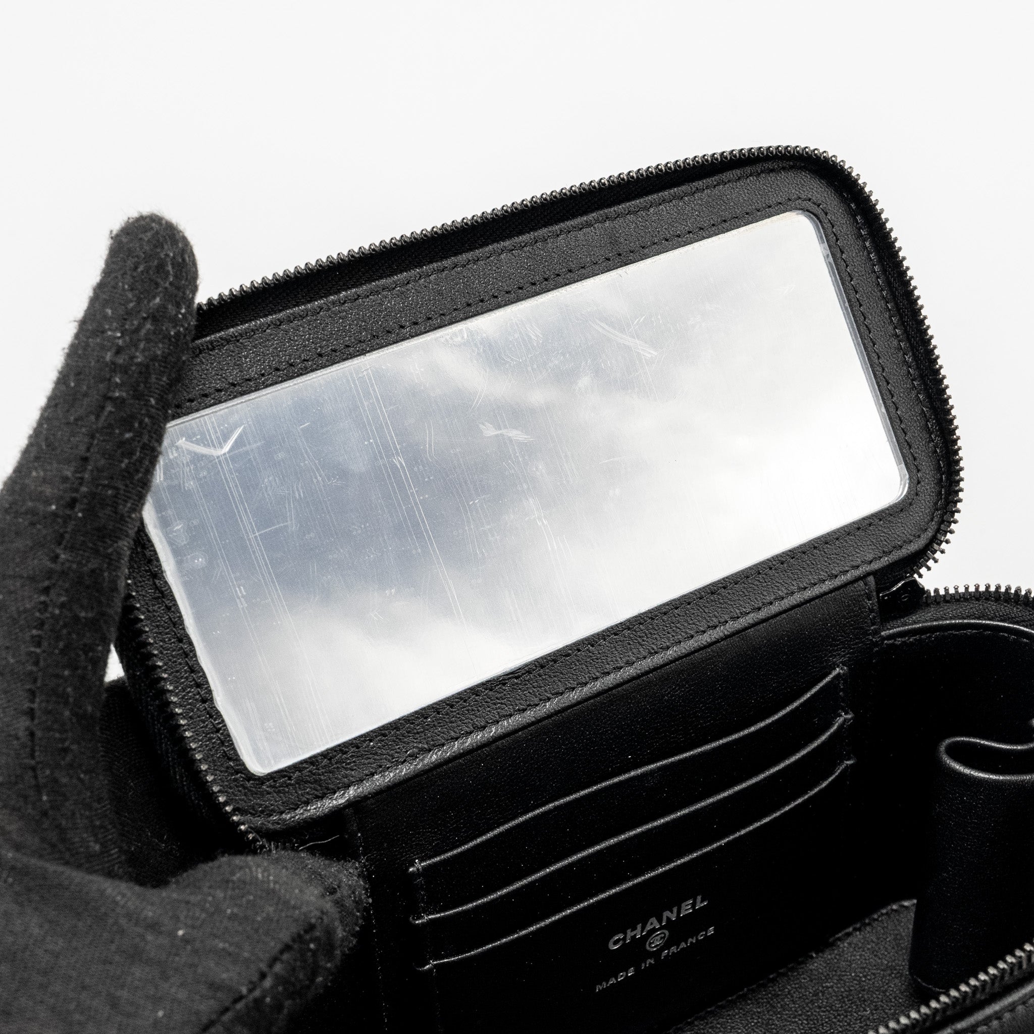 chanel-long-vanity-case-lambskin-so-black-microchip