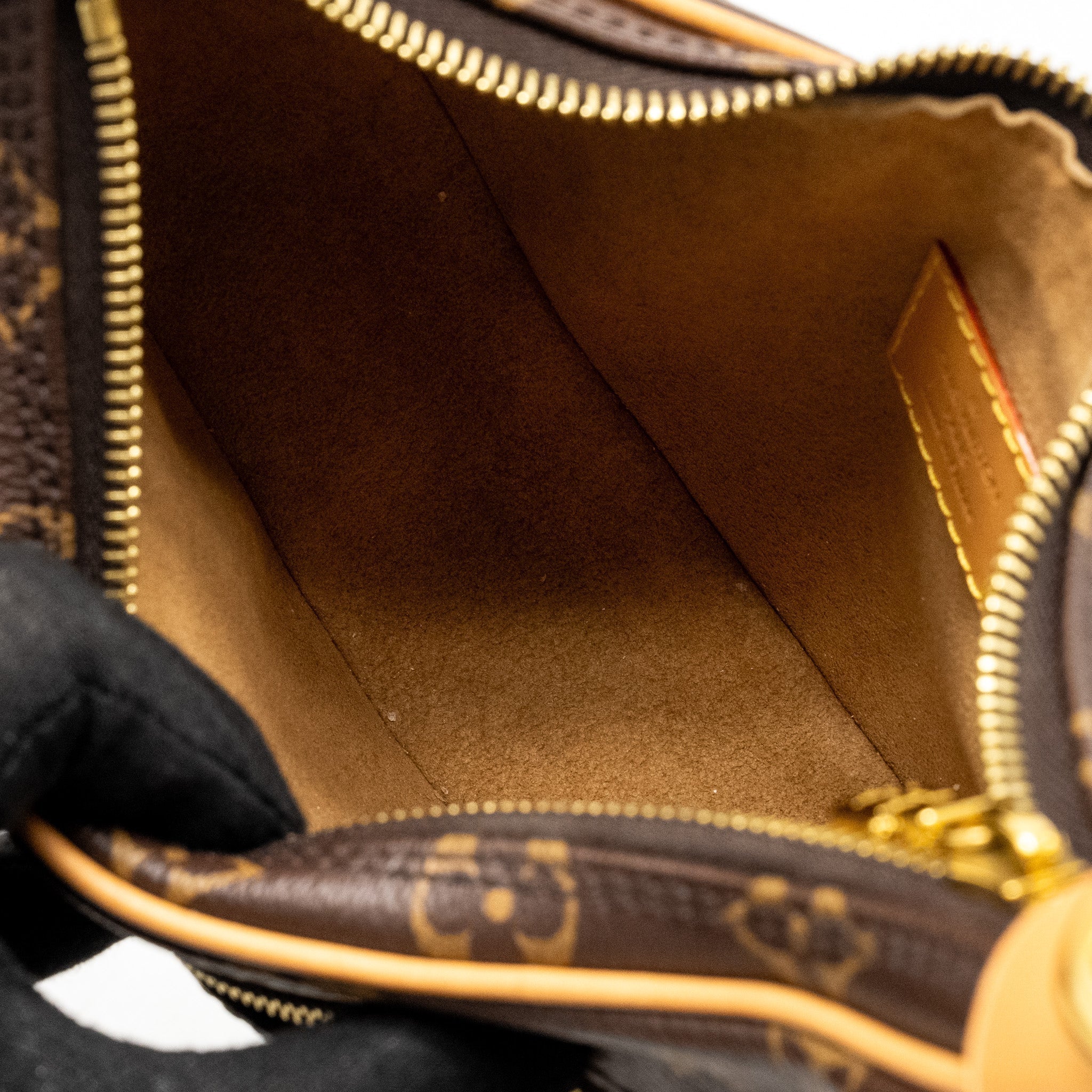 louis-vuitton-half-moon-loop-bag-monogram-canvas-ghw