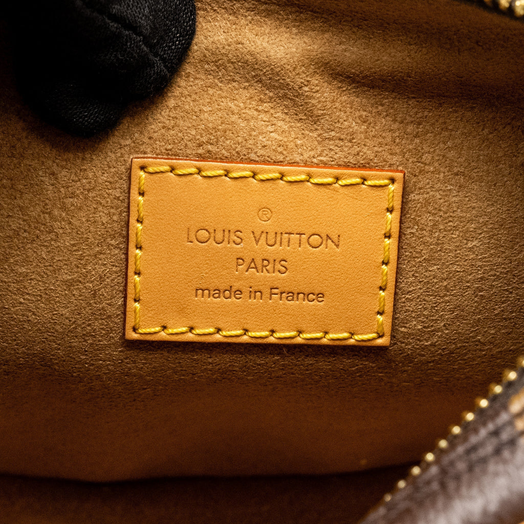 louis-vuitton-half-moon-loop-bag-monogram-canvas-ghw