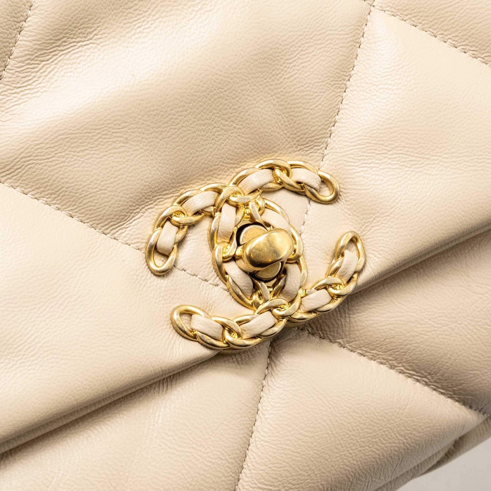 chanel-small-19-bag-calfskin-beige-multicolour-hardware