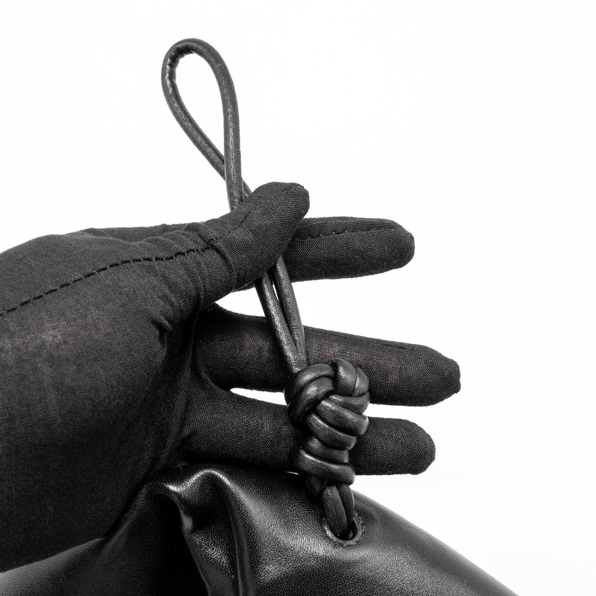 bottega-veneta-trine-envelop-clutch-leather-black-shw
