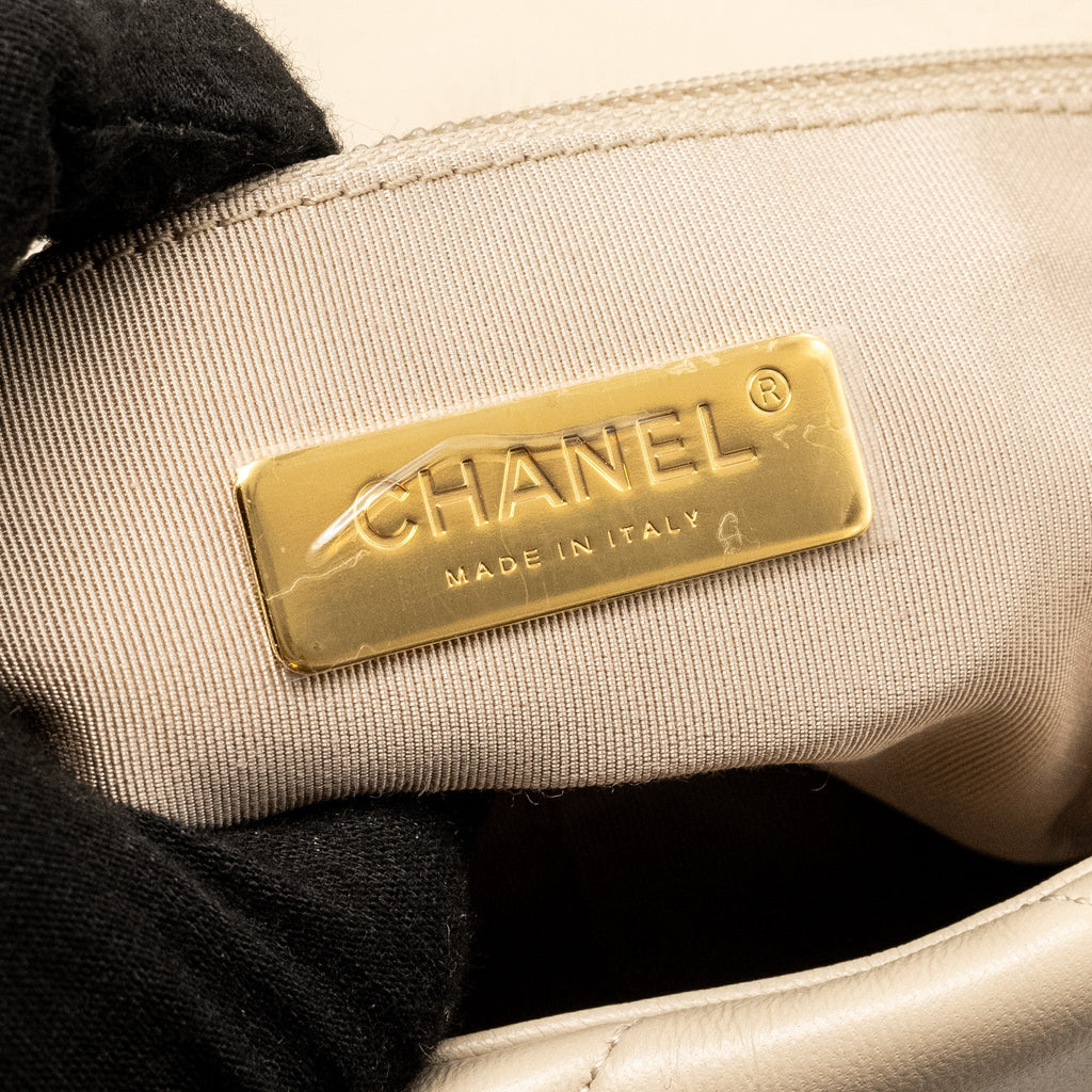 chanel-small-19-bag-calfskin-beige-multicolour-hardware