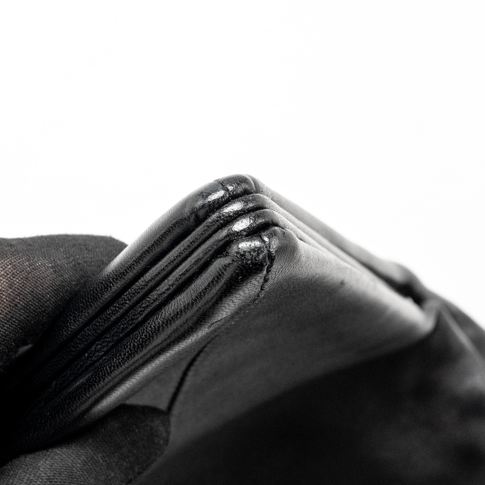 bottega-veneta-trine-envelop-clutch-leather-black-shw