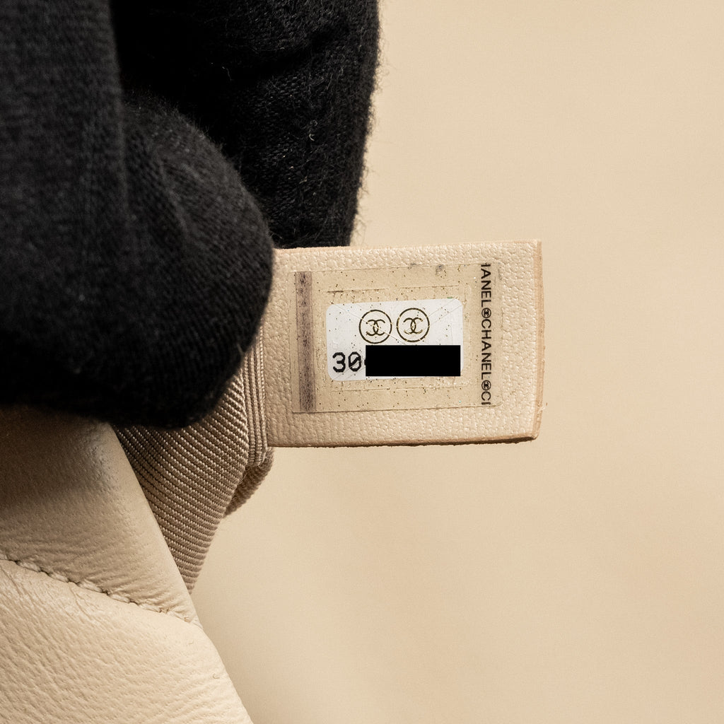 chanel-small-19-bag-calfskin-beige-multicolour-hardware