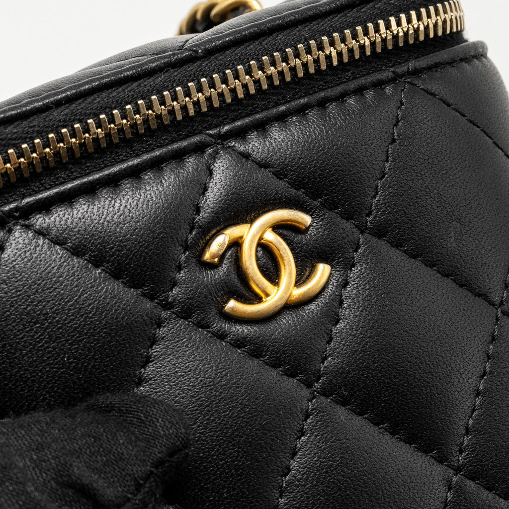 chanel-pearl-crush-mini-vanity-case-lambskin-black-ghw-copy