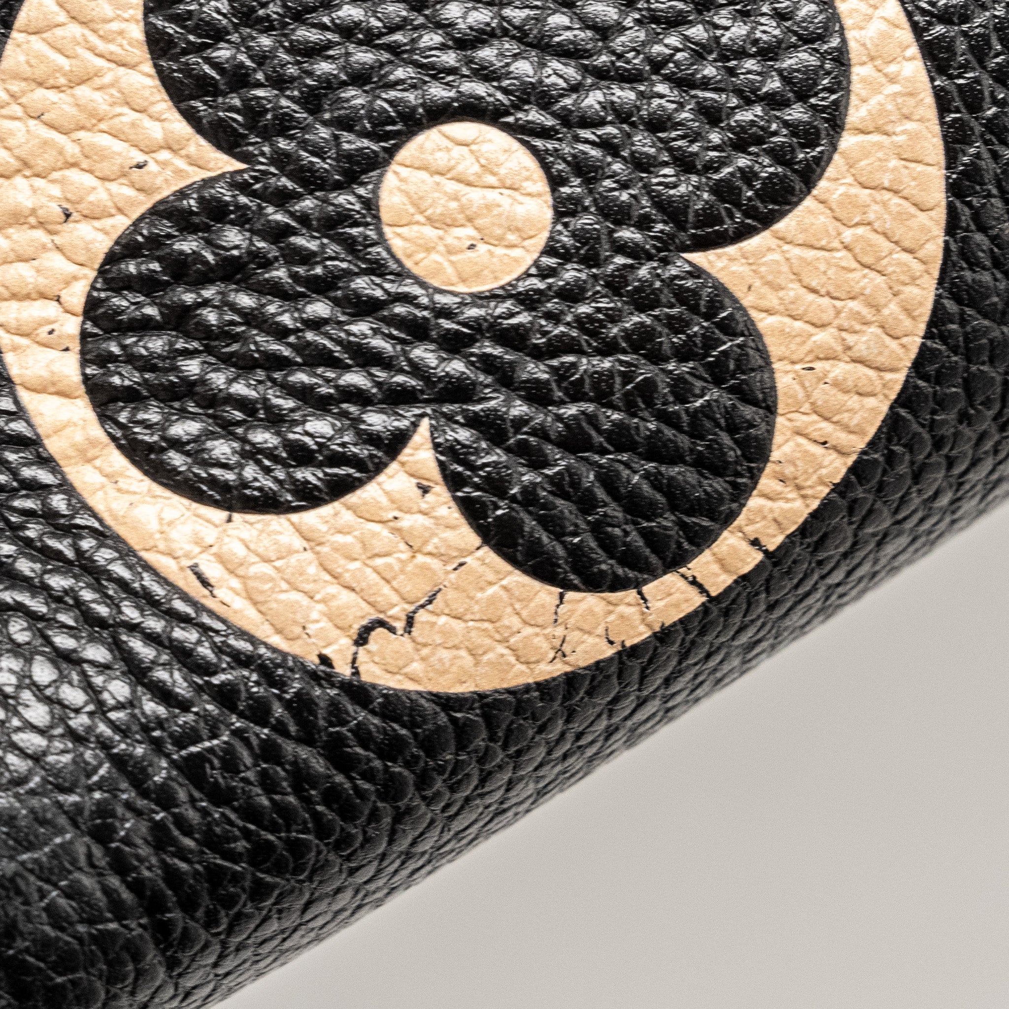 louis-vuitton-onthego-mm-bicolour-monogram-empreinte-black-beige-ghw-copy