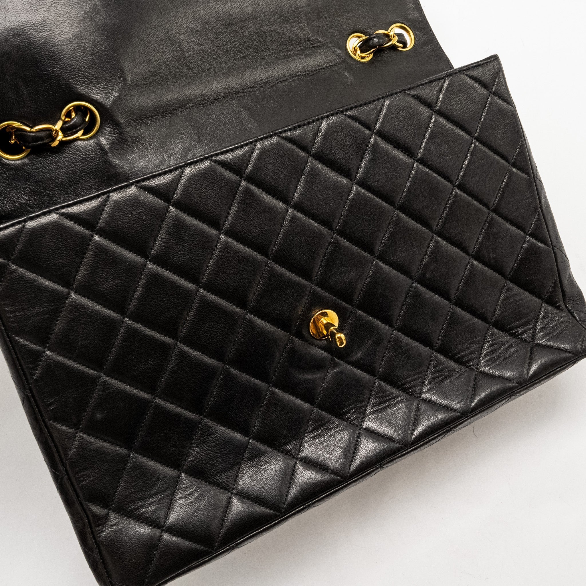 chanel-vintage-jumbo-classic-double-flap-bag-lambskin-black-ghw