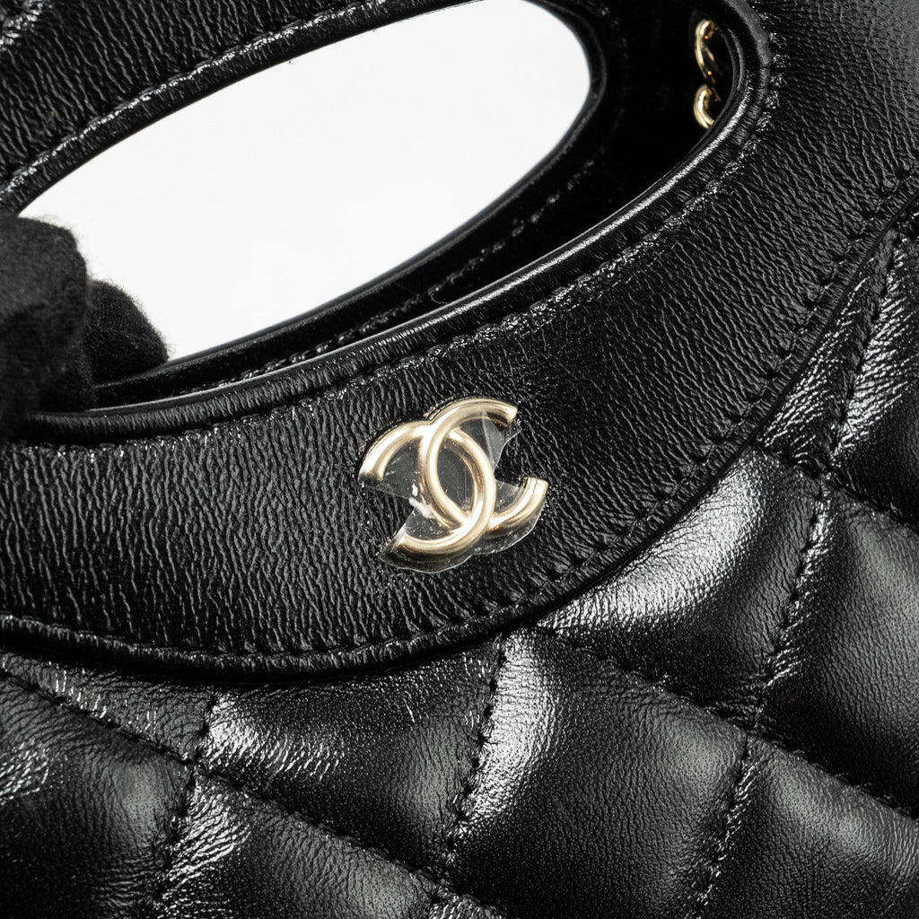 chanel-mini-31-clutch-with-chain-shiny-lambskin-black-lghw-microchip-copy-1