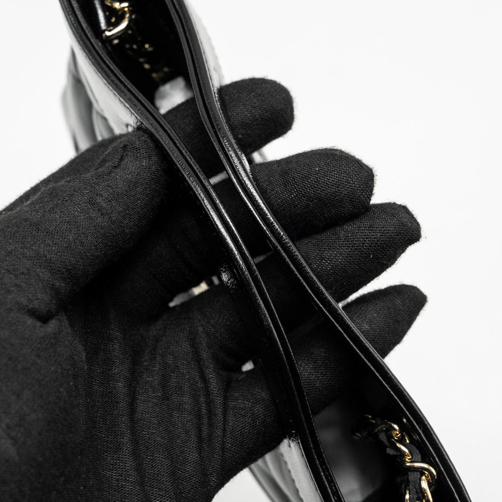 chanel-mini-31-clutch-with-chain-shiny-lambskin-black-lghw-microchip-copy-1