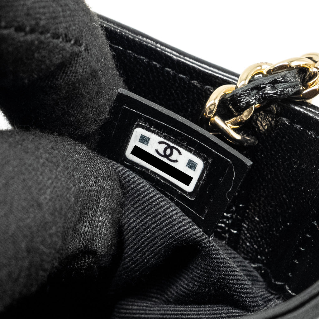 chanel-mini-31-clutch-with-chain-shiny-lambskin-black-lghw-microchip-copy-1