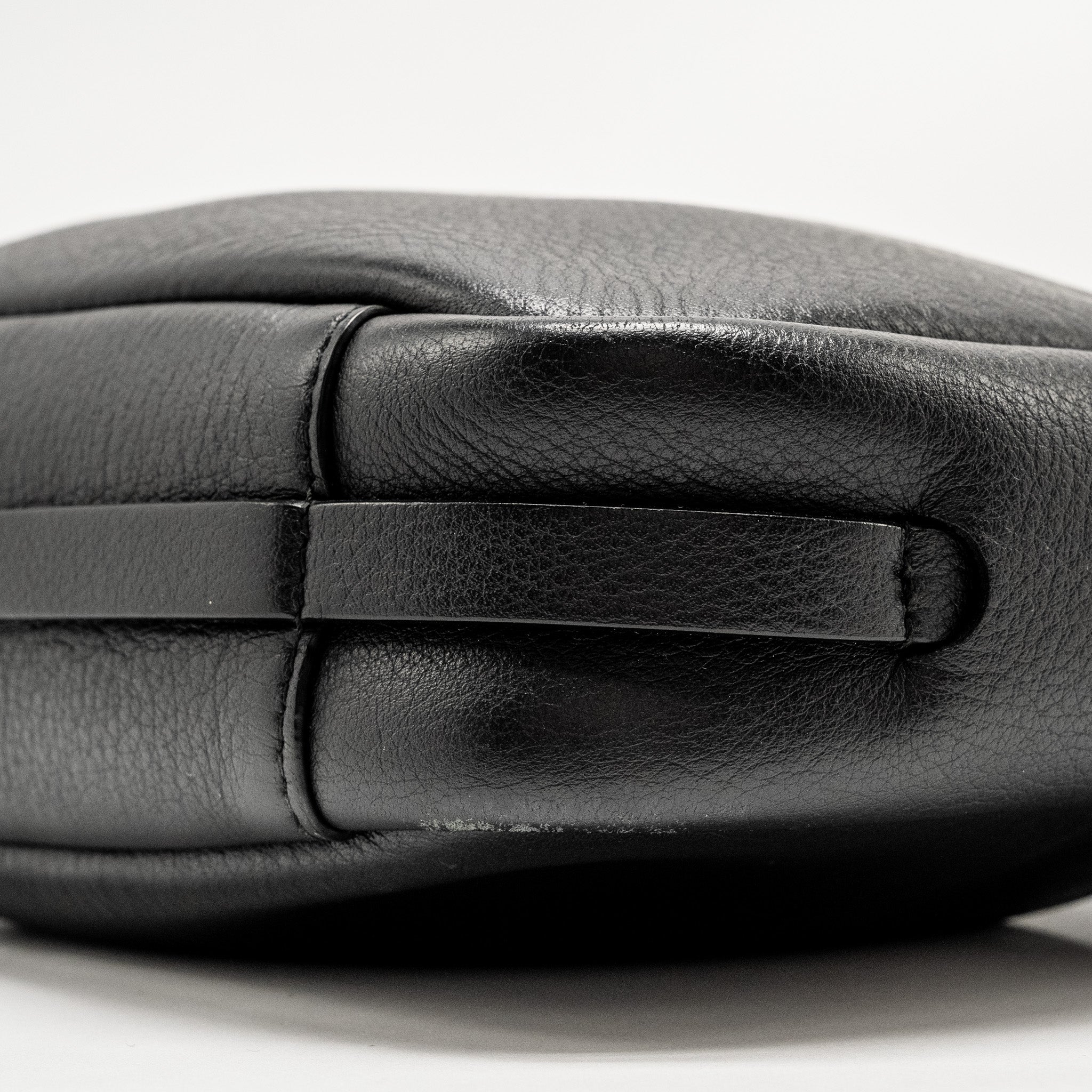 balenciaga-everyday-camera-bag-calfskin-black-shw