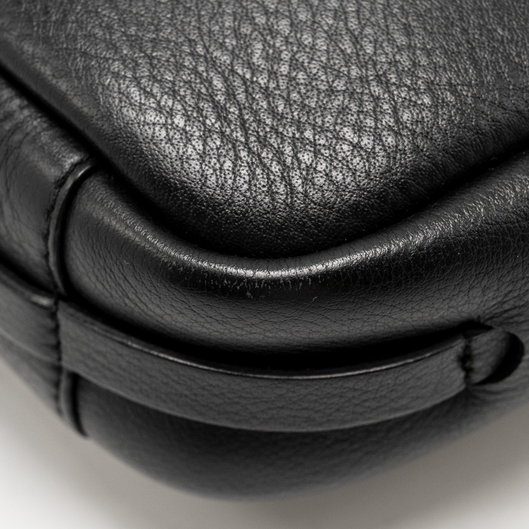 balenciaga-everyday-camera-bag-calfskin-black-shw