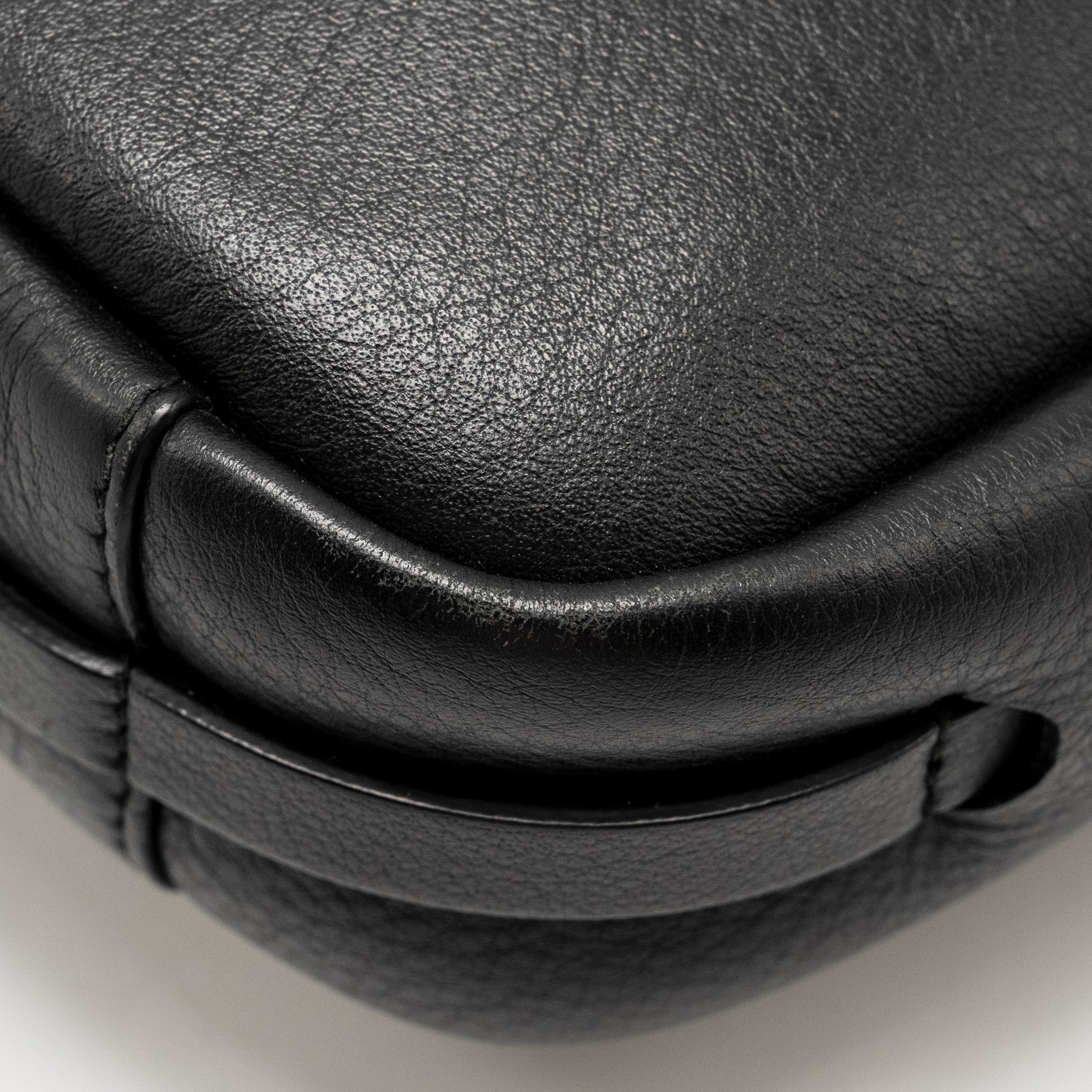 balenciaga-everyday-camera-bag-calfskin-black-shw