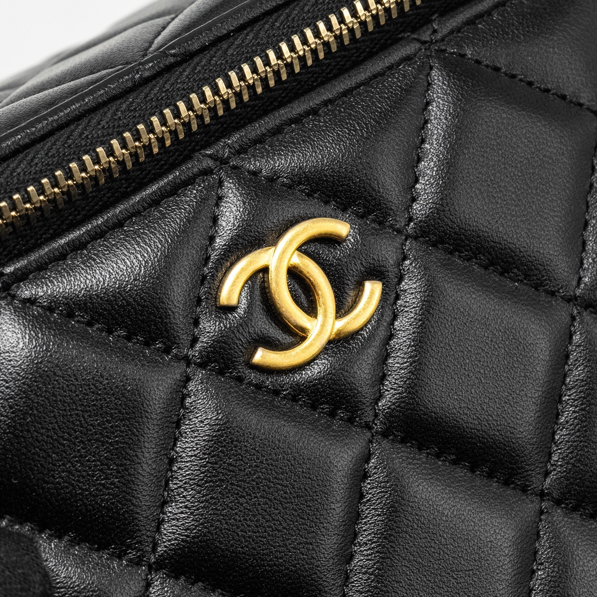 chanel-top-handle-long-vanity-with-chain-lambskin-black-ghw-1