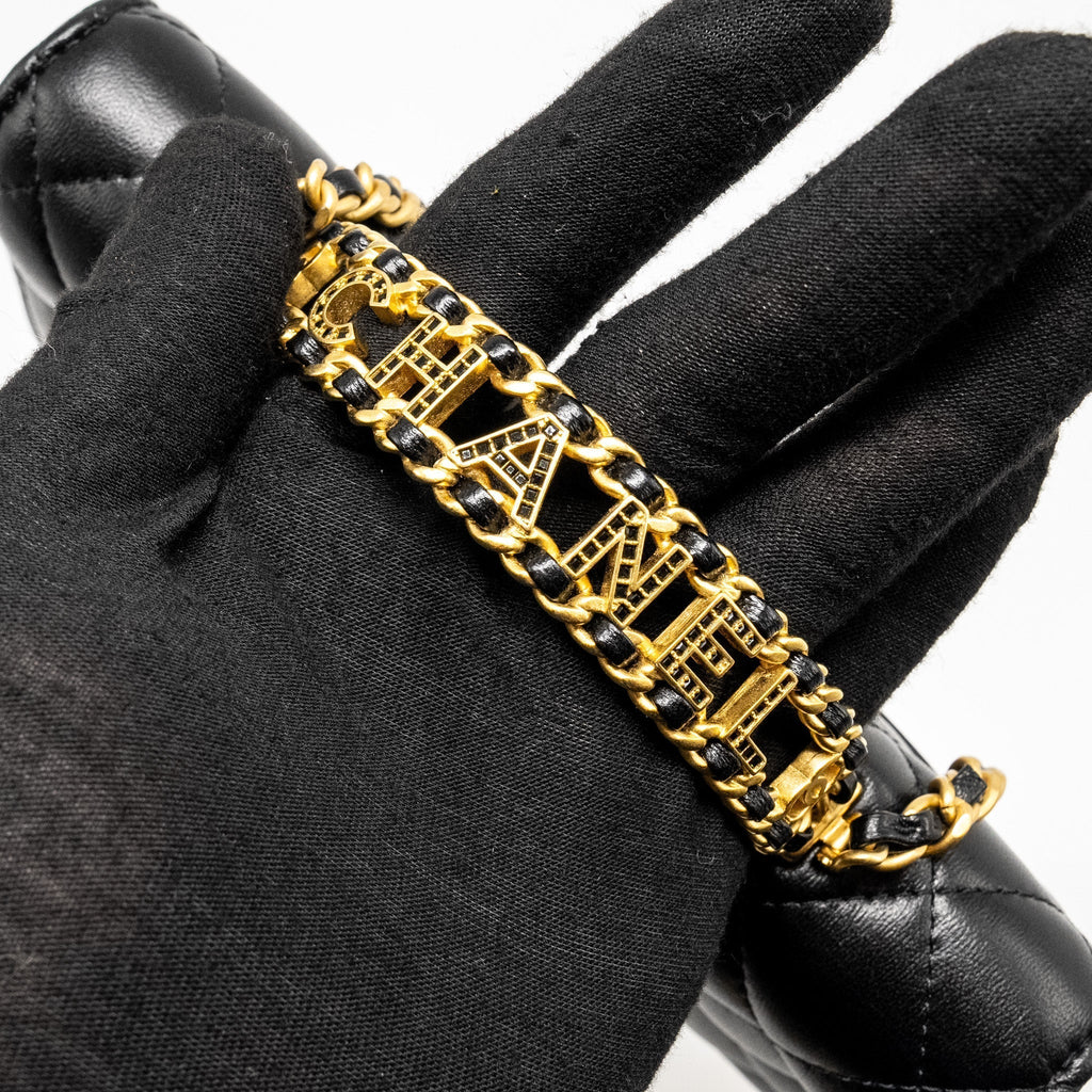chanel-letter-logo-top-handle-wallet-on-chain-calfskin-black-ghw-microchip