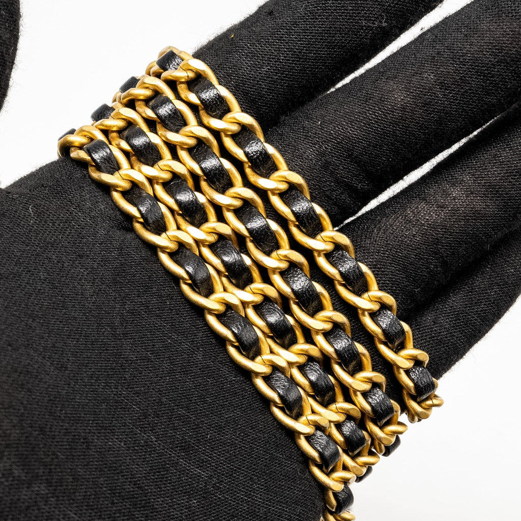 chanel-letter-logo-top-handle-wallet-on-chain-calfskin-black-ghw-microchip
