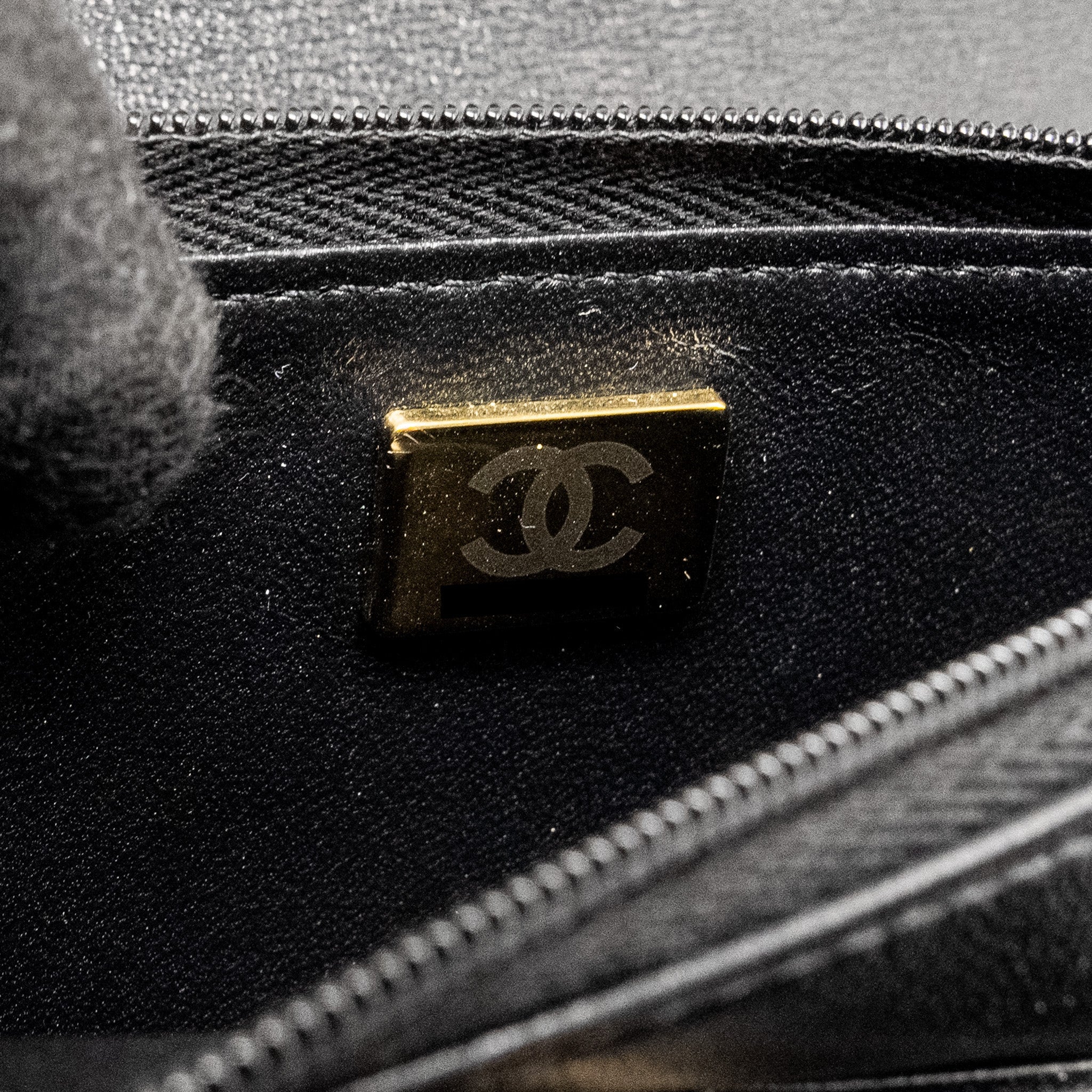 chanel-letter-logo-top-handle-wallet-on-chain-calfskin-black-ghw-microchip