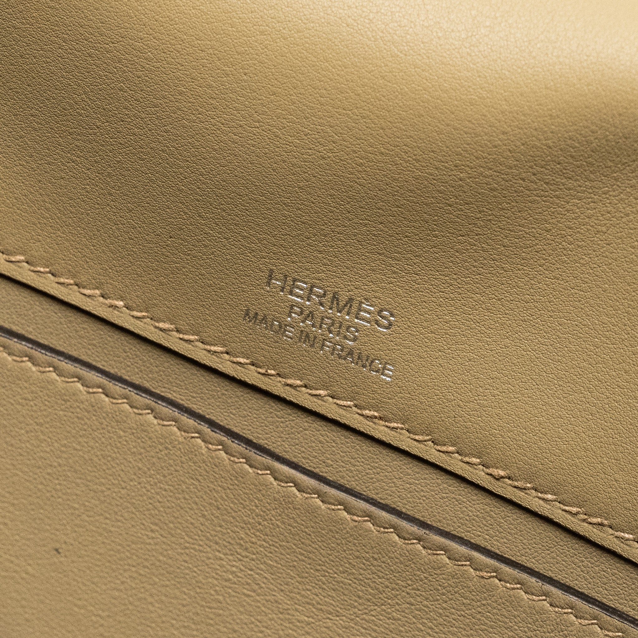 hermes-maxi-kelly-42-grizzly-swift-gris-caillou-beige-marfa-shw-stamp-w