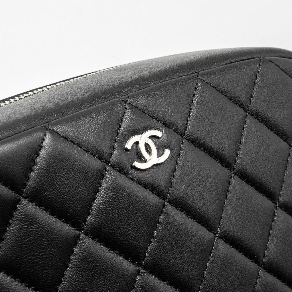 chanel-quilted-cosmetic-pouch-lambskin-black-shw